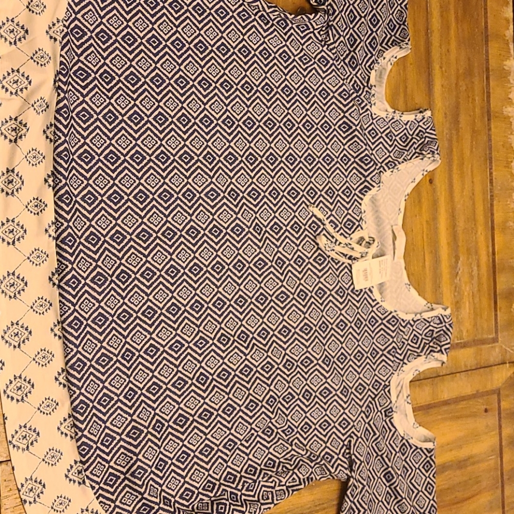 NWT Blue and white print cold shoulder top!